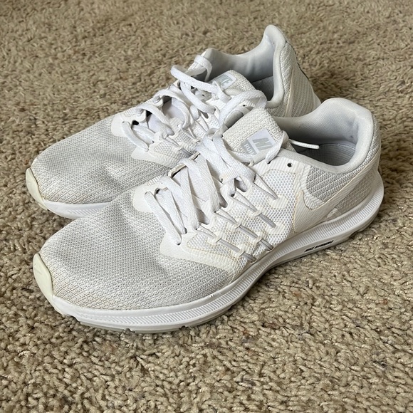 Nike training shoes - Picture 1 of 4